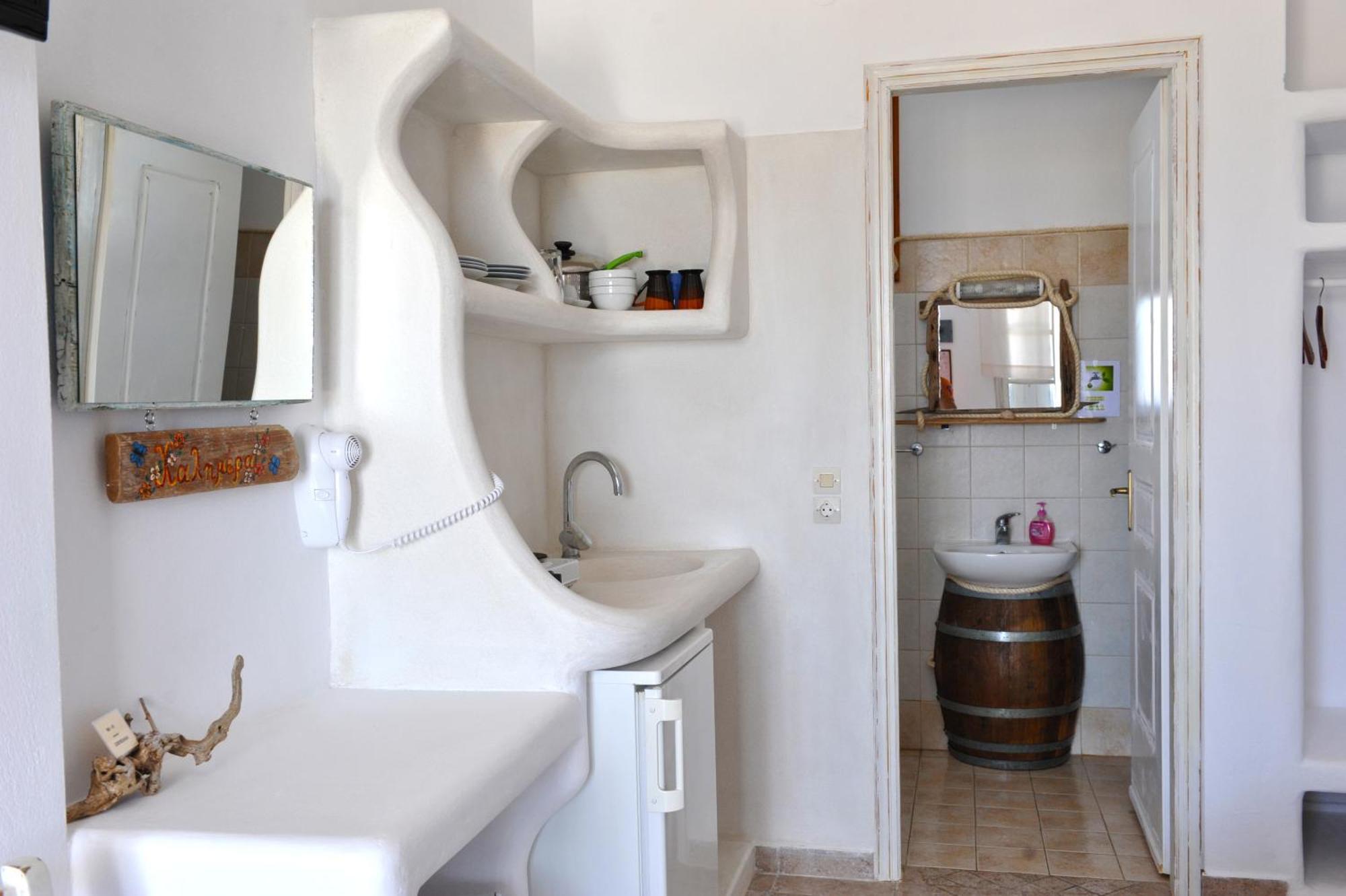 Margaritari Studios Milos Adamantas  Bilik gambar