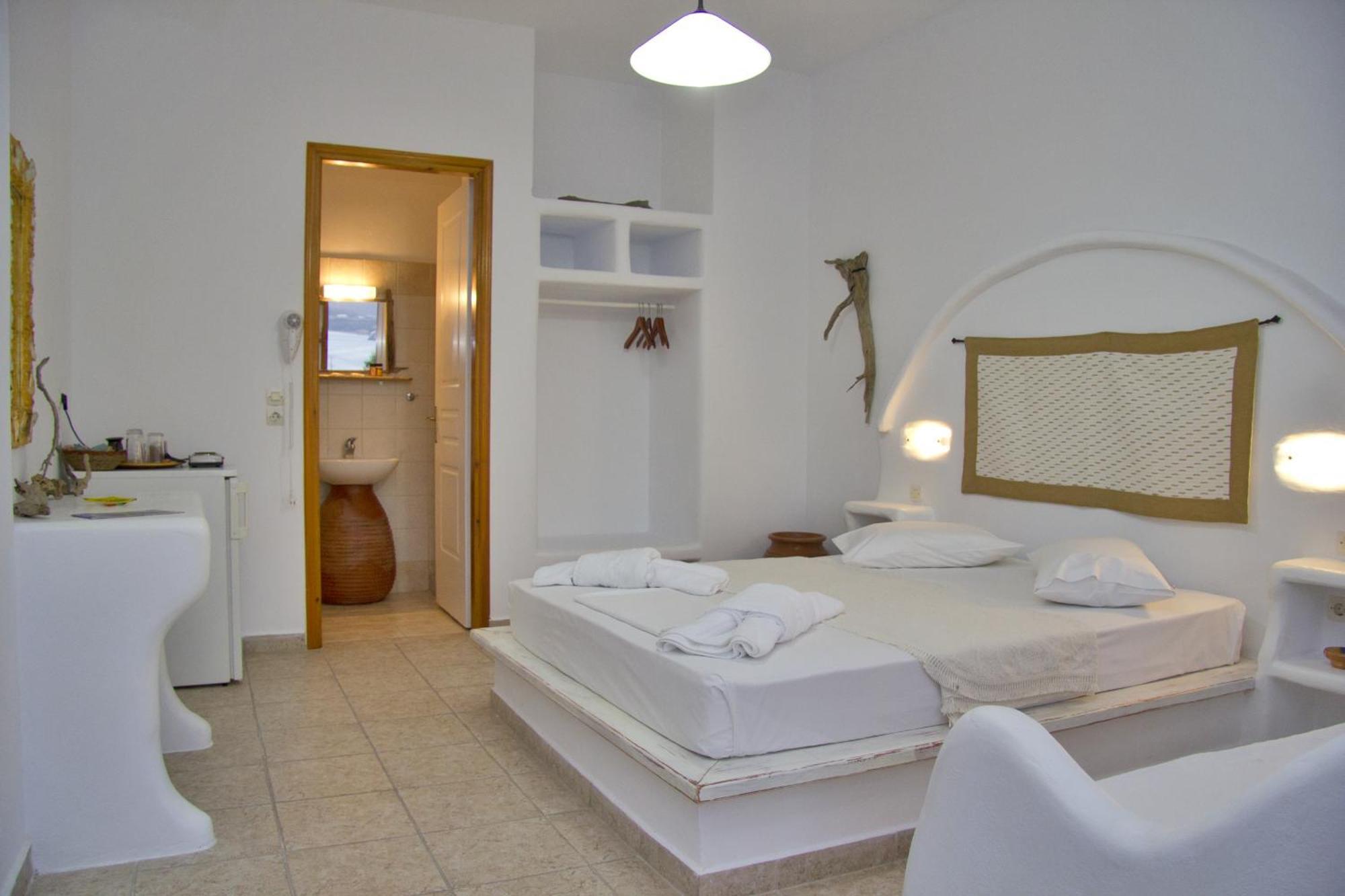 Margaritari Studios Milos Adamantas  Bilik gambar