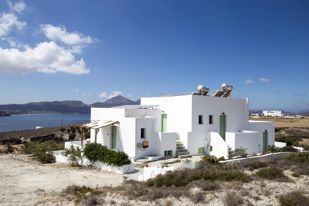 Margaritari Studios Milos Adamantas  Luaran gambar
