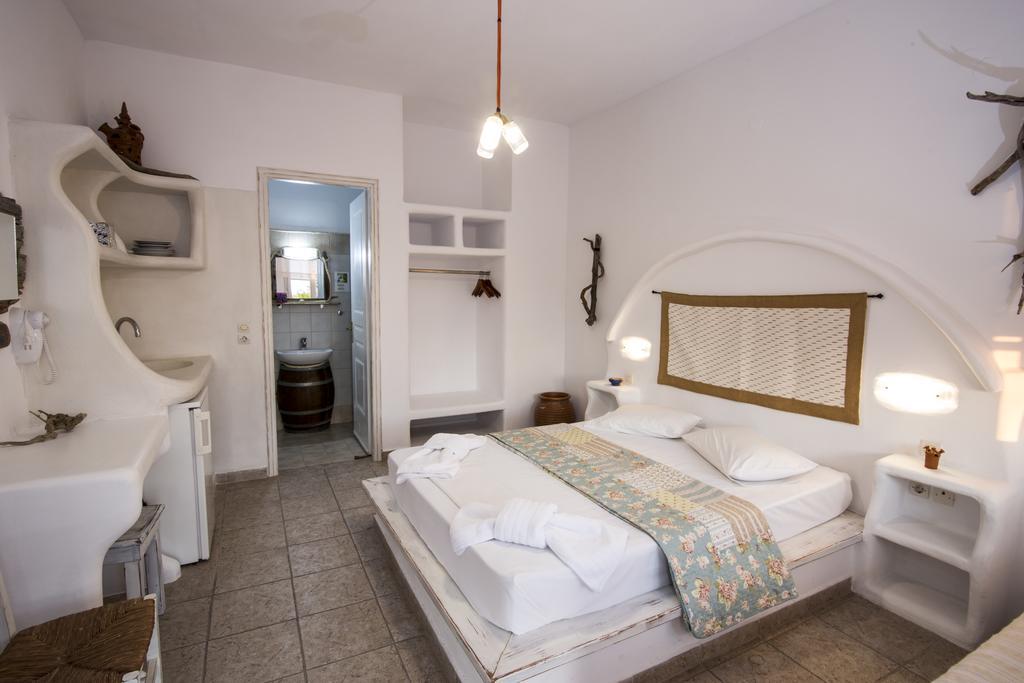 Margaritari Studios Milos Adamantas  Luaran gambar